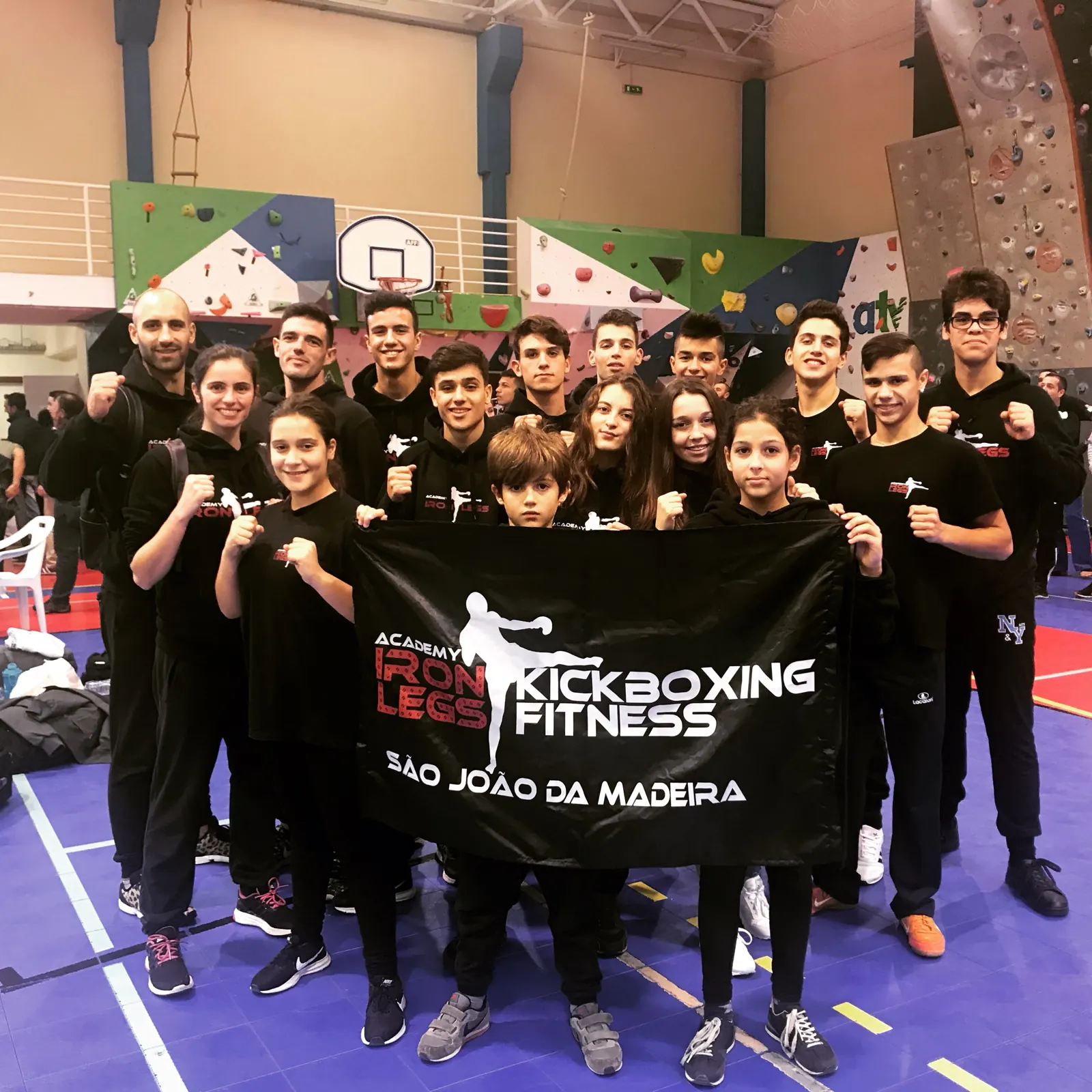 Iron Legs Academy arrecada segundo lugar por equipas em Muaythai
